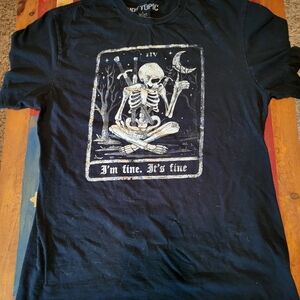 Hot Topic Black I'm Fine It's Fine Graphic Tshirt Large